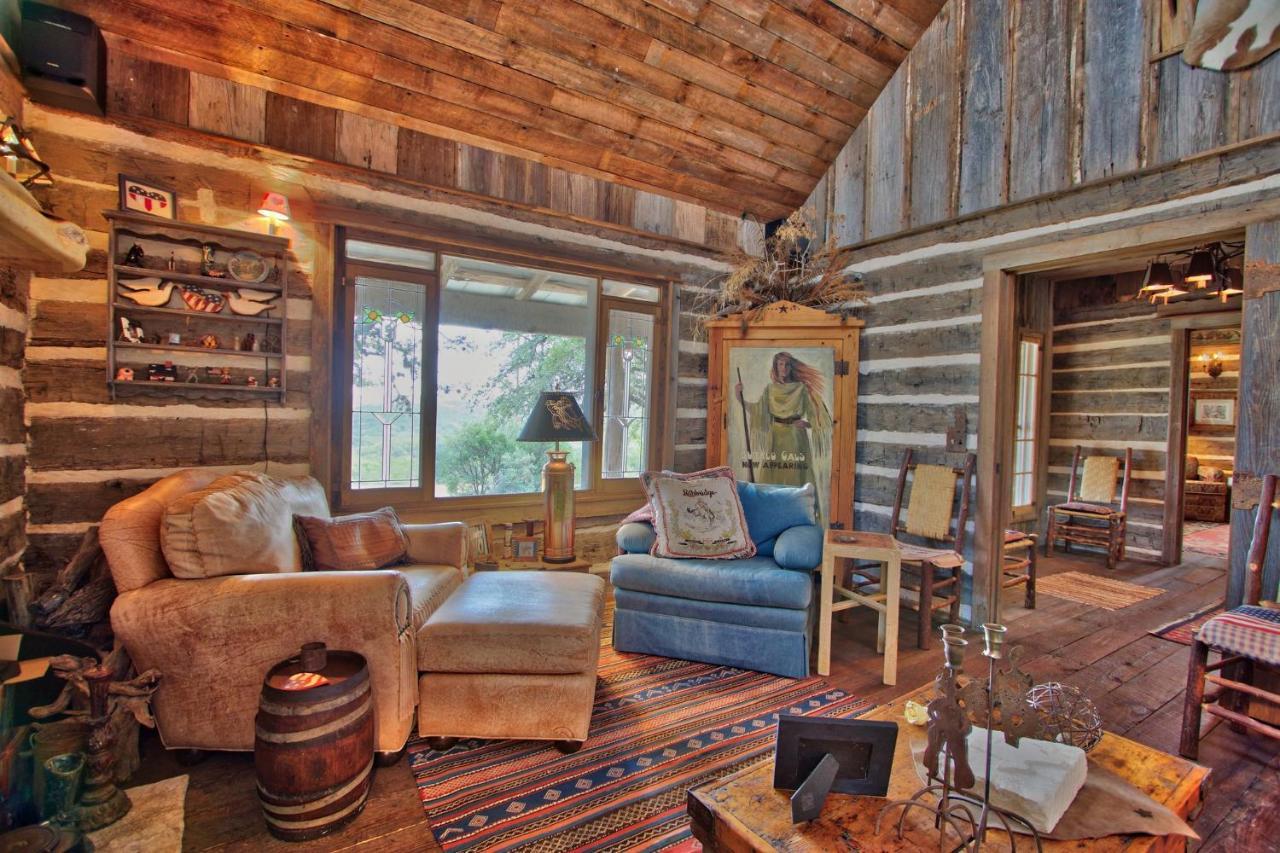 Willa Log Cabin At Old Glory Ranch Wimberley Zewnętrze zdjęcie