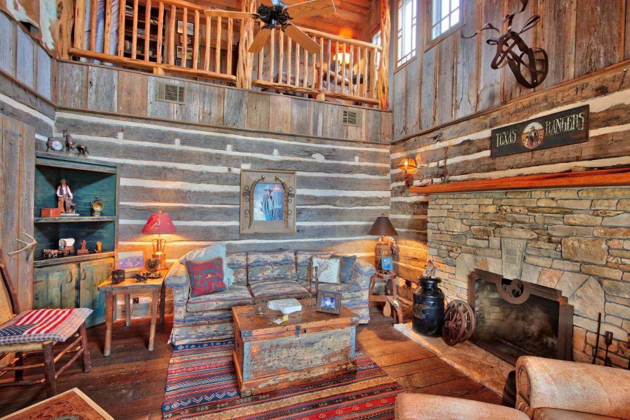 Willa Log Cabin At Old Glory Ranch Wimberley Zewnętrze zdjęcie