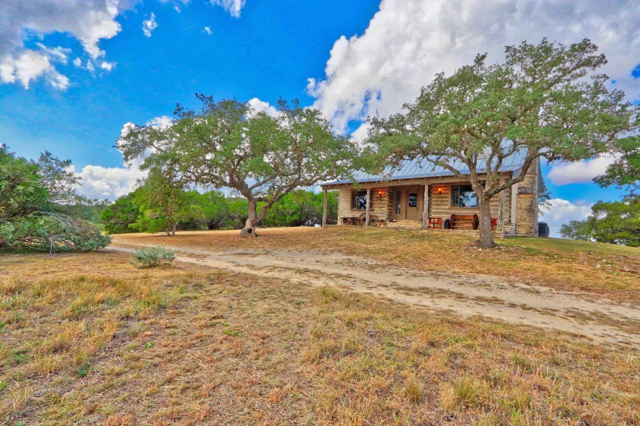 Willa Log Cabin At Old Glory Ranch Wimberley Zewnętrze zdjęcie