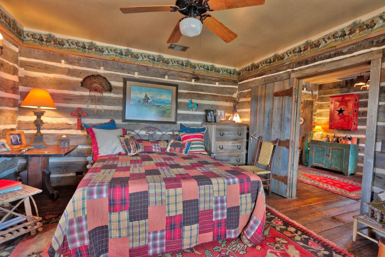 Willa Log Cabin At Old Glory Ranch Wimberley Zewnętrze zdjęcie