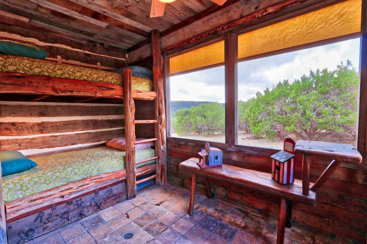 Willa Log Cabin At Old Glory Ranch Wimberley Zewnętrze zdjęcie