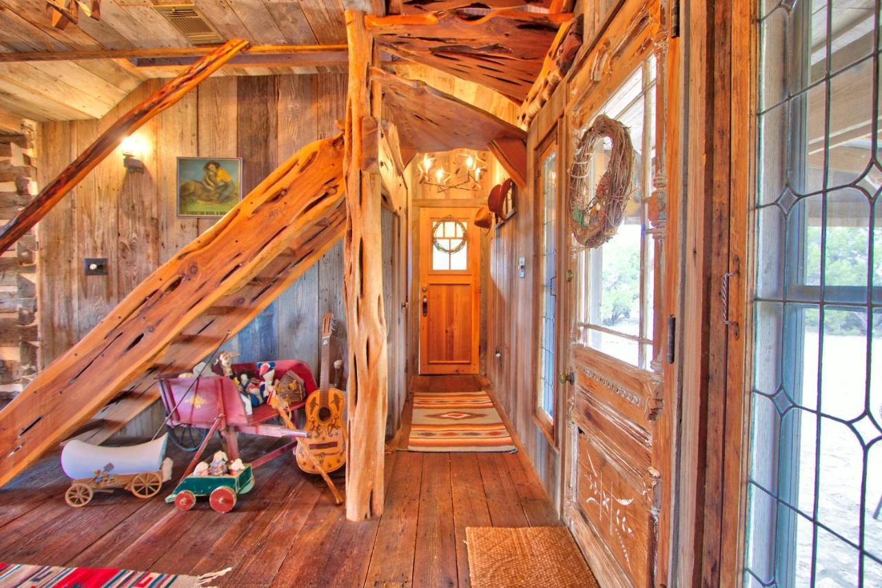 Willa Log Cabin At Old Glory Ranch Wimberley Zewnętrze zdjęcie