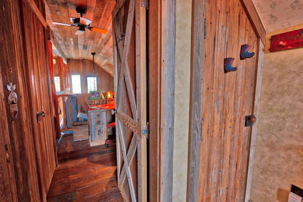 Willa Log Cabin At Old Glory Ranch Wimberley Zewnętrze zdjęcie